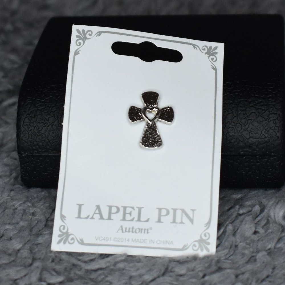 🔥 3/$15 NWT Autom Silver Cross with a Heart Lapel Pin